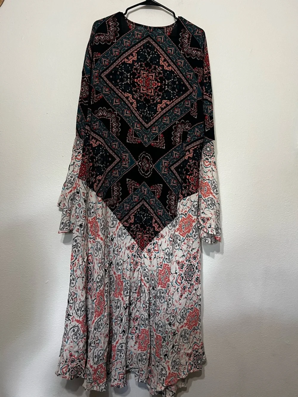 Torrid Chiffon High-Low Kimono in a Boho Medallion Pattern Size 3x - Picture 6 of 9